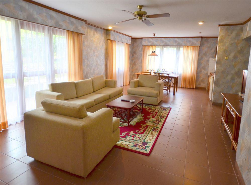 Plagoo Holiday Hotel Nusa Dua  Exteriör bild