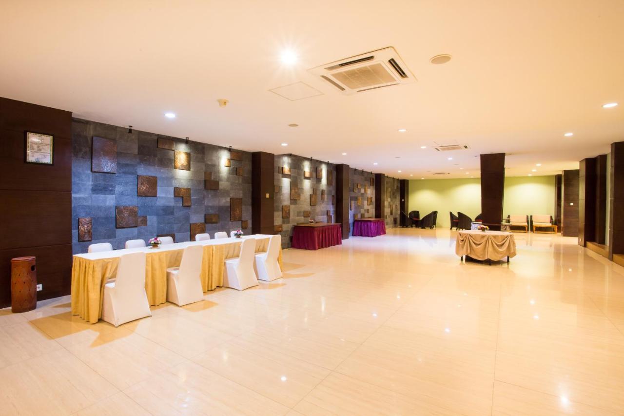Plagoo Holiday Hotel Nusa Dua  Exteriör bild